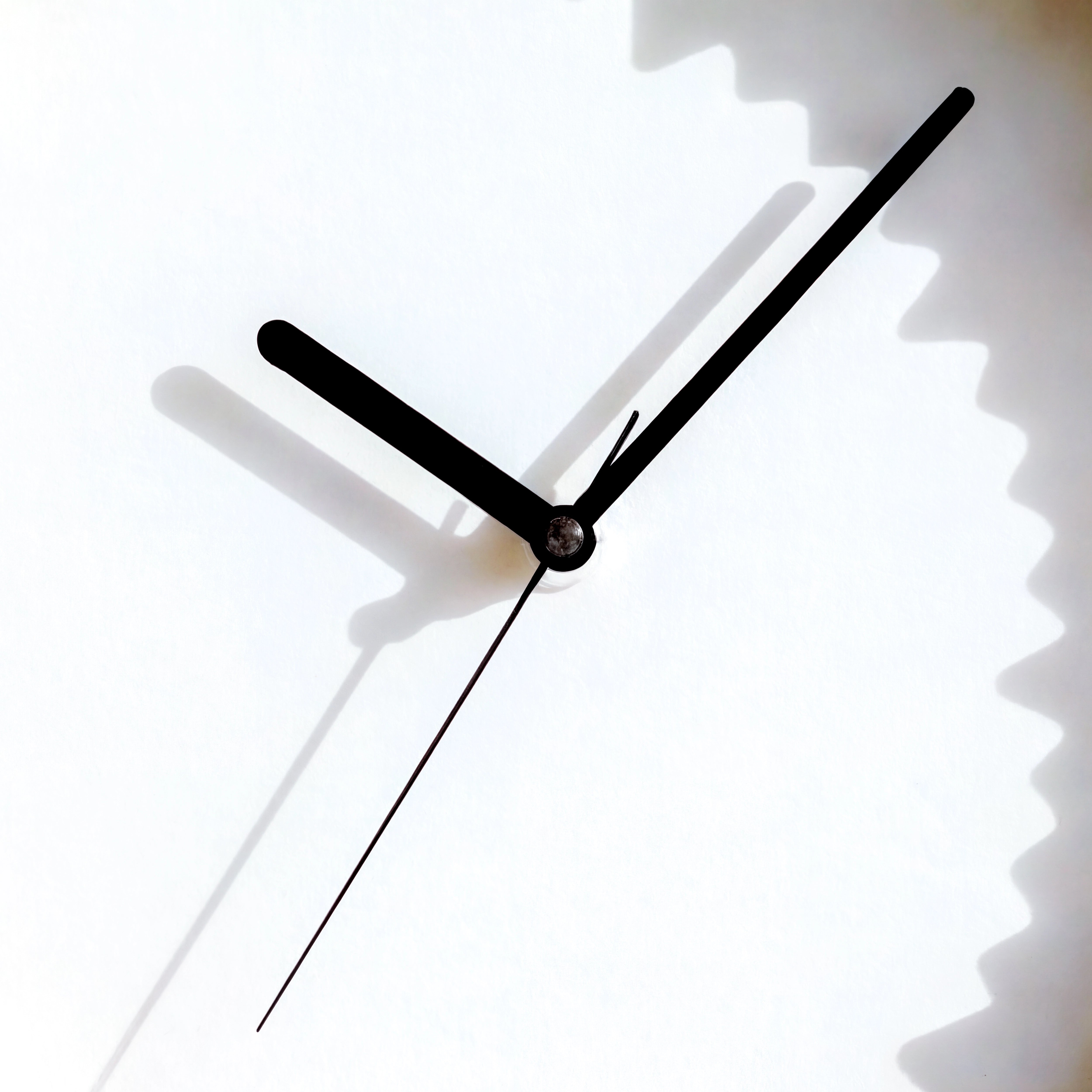 Minimalitische_Wanduhr