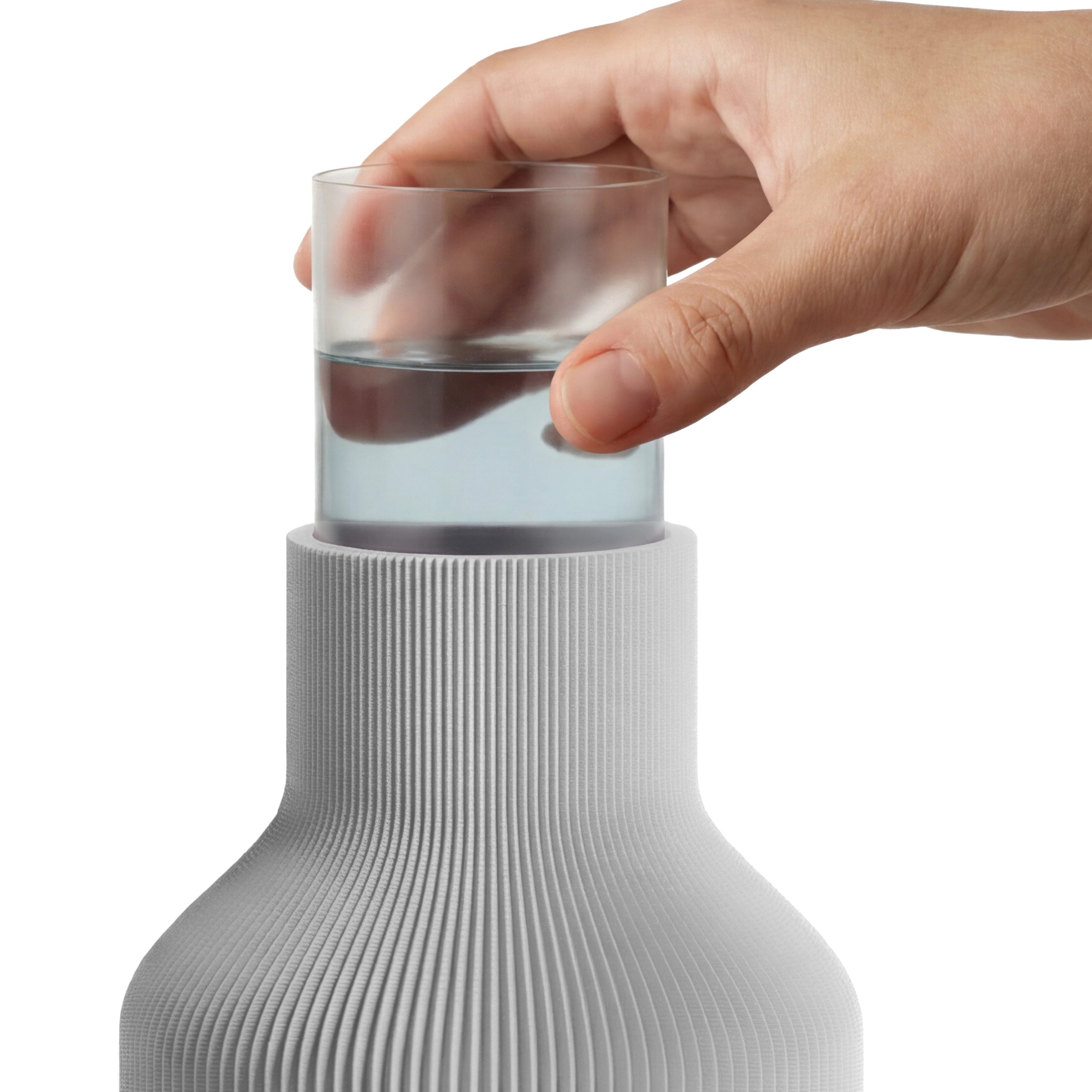 Graue Vase in Flaschenform aus dem 3D Druck mit eingesetztem EINSATZ für Schnittblumen