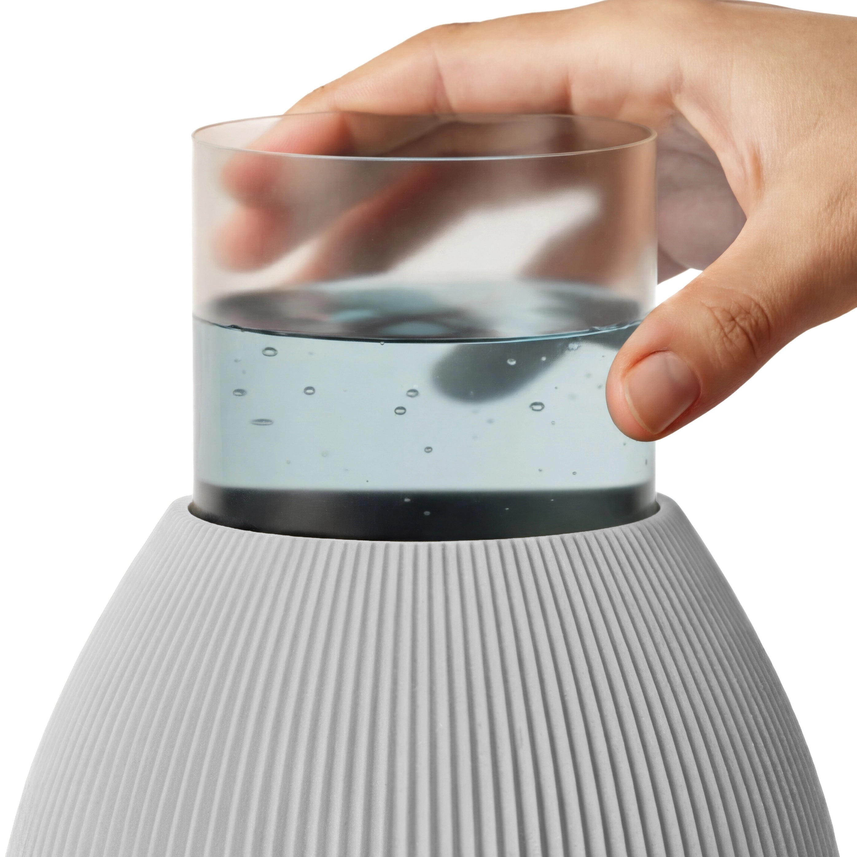 Bauchige graue Vase aus dem 3D Druck mit transparentem einsatz im Detail