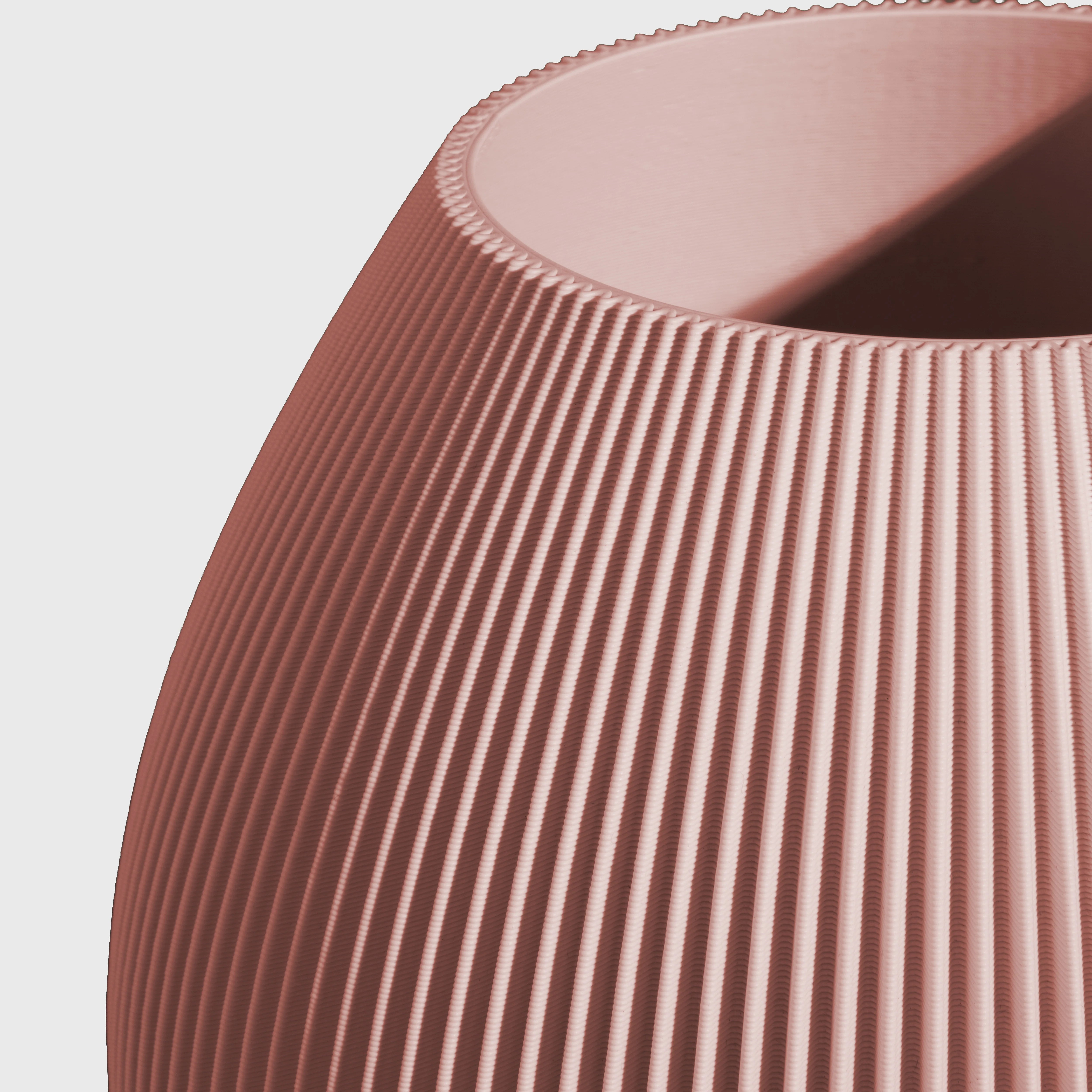 bauchige Vase RUND mit feiner Rillenstruktur in Nahaufnahme #farbe_terracotta